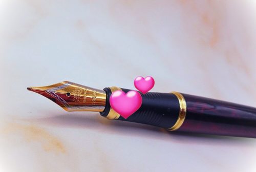 赤い氷の花という名前の万年筆。